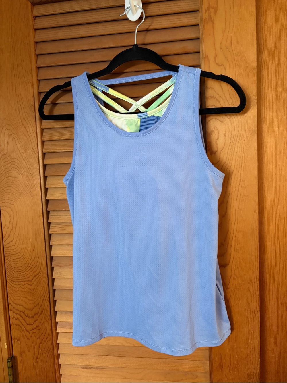 Ideology layed sports tank with cross cross back size XL